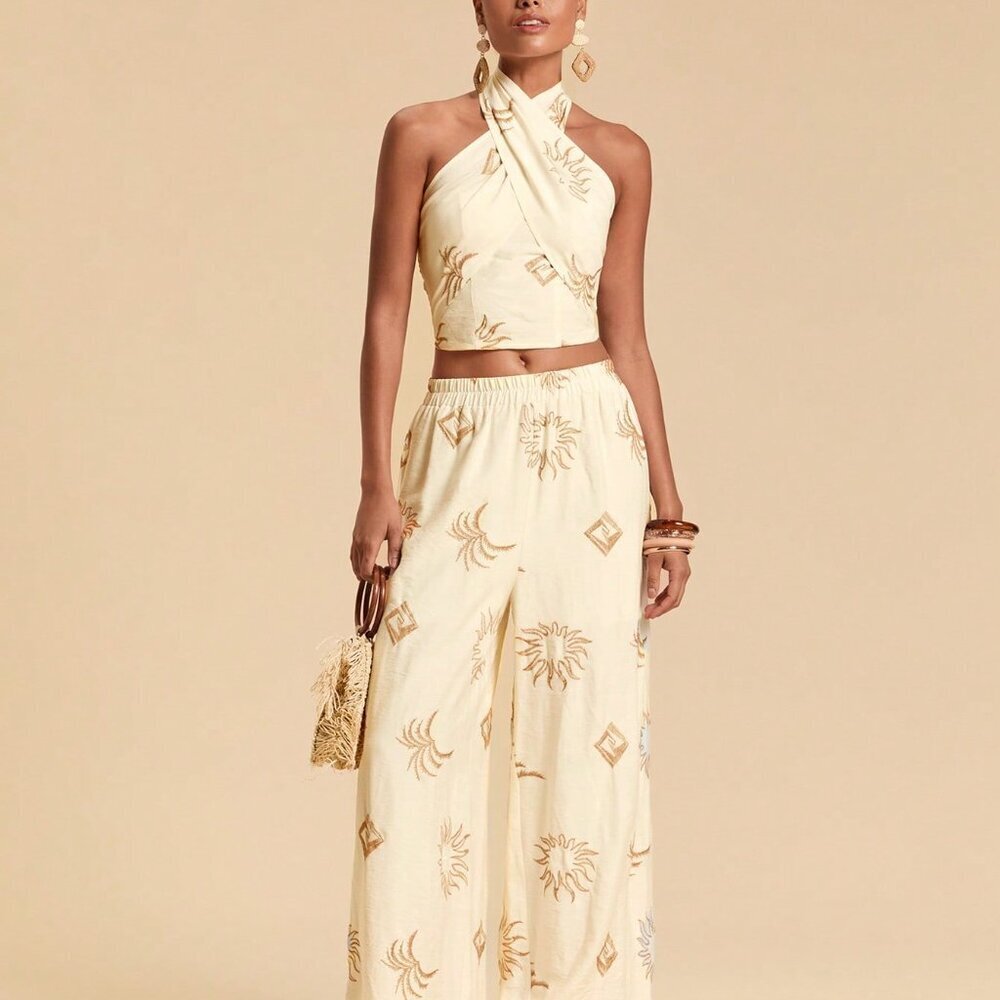 White Elegant Women's Sleeveless Backless Halter Top with Embroidery Party - Picture 3 of 7